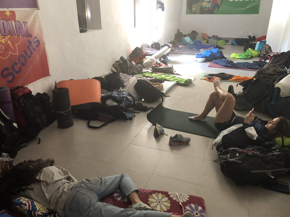 eimexmu's tweet photo. Y entre sesión y sesión da tiempo a descansar y recuperar fuerzas!!! #descansodelguerrerx #ProgramacionBasica @scout_es @asde_exmu https://t.co/qXByjm7SPl