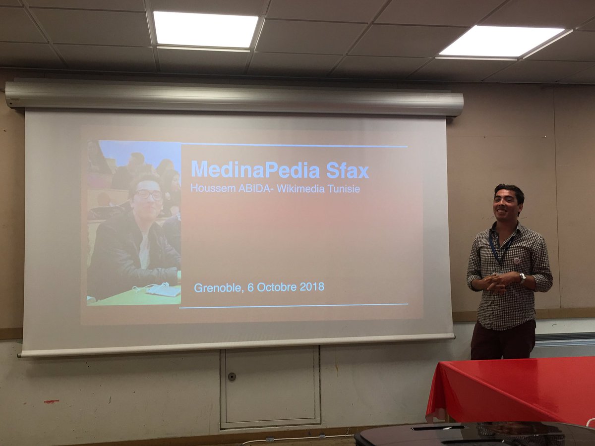 WikimediaTN's tweet photo. Houssem Abida de @WikimediaTN pour présenter le projet MedinaPediaSfax  #WikiConvFr https://t.co/9PwgTYtsop