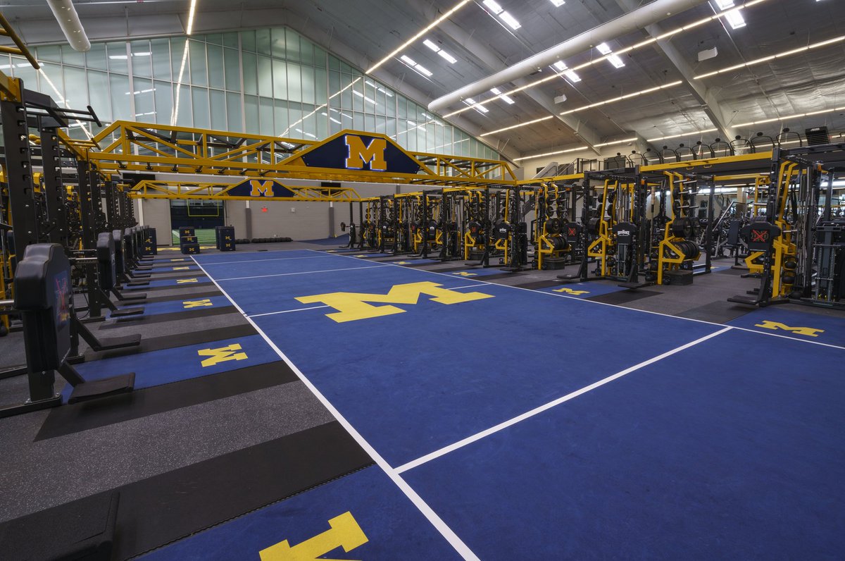 kjenkins08's tweet photo. The new U of Michigan football weight room!
@Pendulum_Strong
@rogersathletic https://t.co/iK9HVNJ2DS