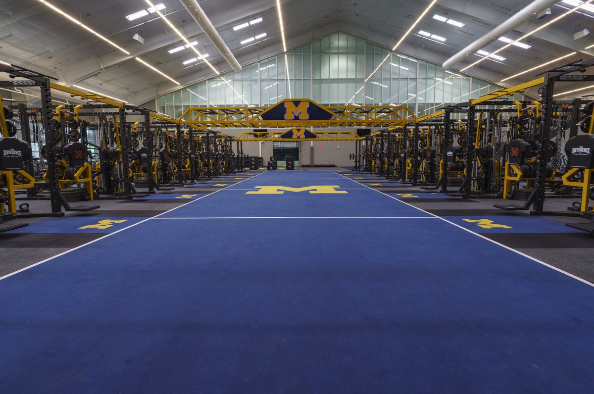 kjenkins08's tweet photo. The new U of Michigan football weight room!
@Pendulum_Strong
@rogersathletic https://t.co/iK9HVNJ2DS