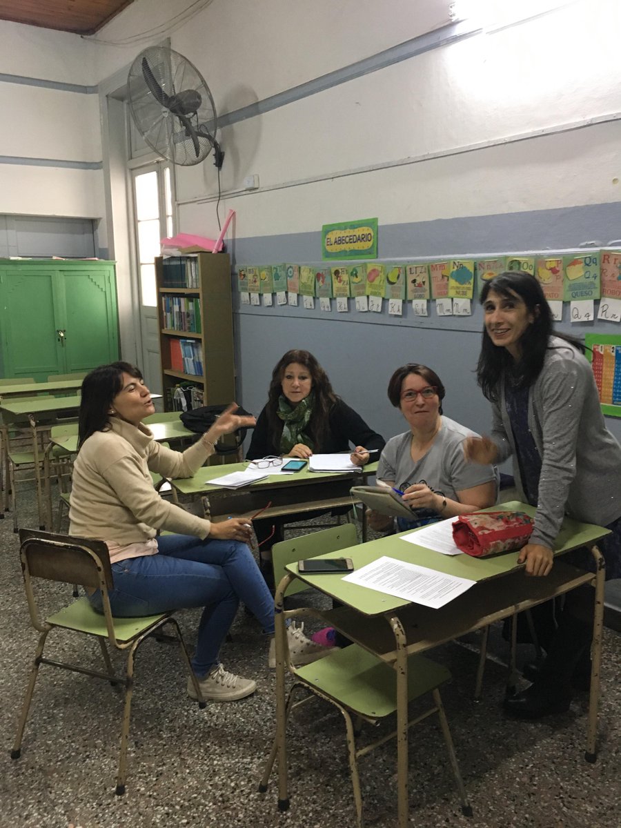 CiieAlberti's tweet photo. Sábado de capacitación - Historia-Secundaria @BaheDfc  @ciieba https://t.co/SIKAo42MA6