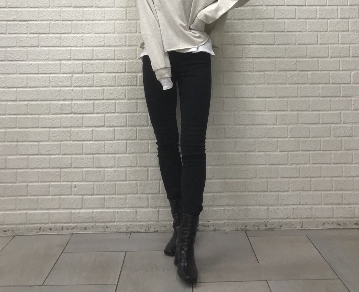 ট ইট র Ungrid新宿ルミネエスト店 定番人気デニム ハイウエストストスリ ブラック ブルー インディゴ 23 24 25 26 27 15 1 Tax In スタッフも大好きのこのデニム アングリットのスキニーデニムはストレッチが抜群にきいていて 足が綺麗に見えるのが