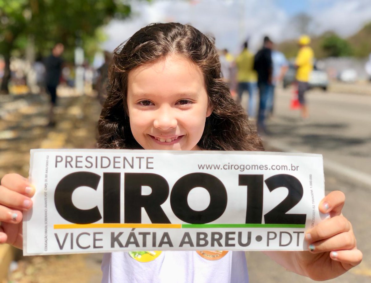 cirogomes's tweet photo. Começou a carreata da virada em Fortaleza, turma!! É sol na cabeça e coração a mil!! #ViraViraCiro #CiroSim #Ciro12 
📸Giovanna Duarte https://t.co/89msUYbOJd