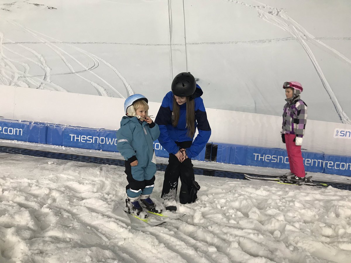 globetotting's tweet photo. We’ve had a fun afternoon at
@the_snowcentre, an indoor ski and snowboard park in Hemel Hempstead. The youngest had his first lesson which started in tears but ended in a smile...and with hot chocolate! #familytravel #ad https://t.co/fnyR0cTaZO