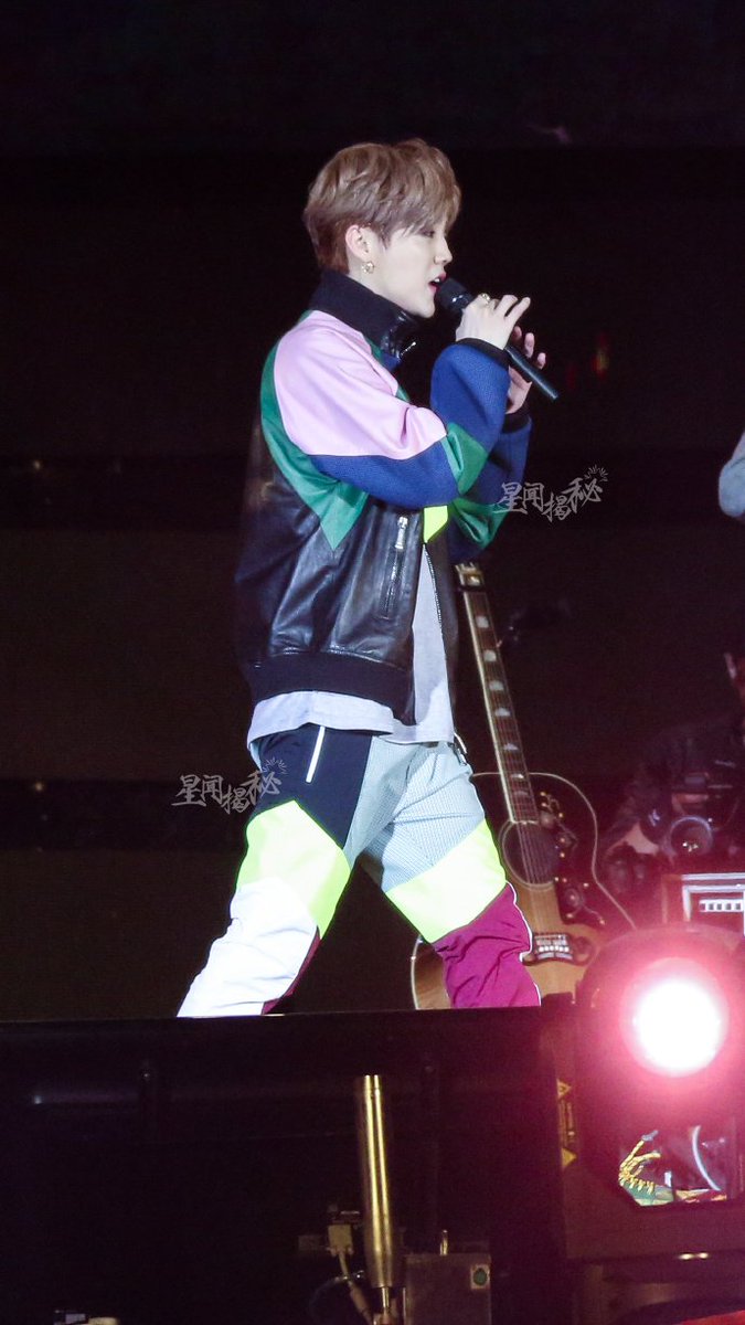 hunhanfancouple's tweet photo. #LUAHN 
[Preview]
181006  Luhan 2nd Tour RE:X at Beijing
cr. 星闻揭秘 https://t.co/PYZAc5AlPM