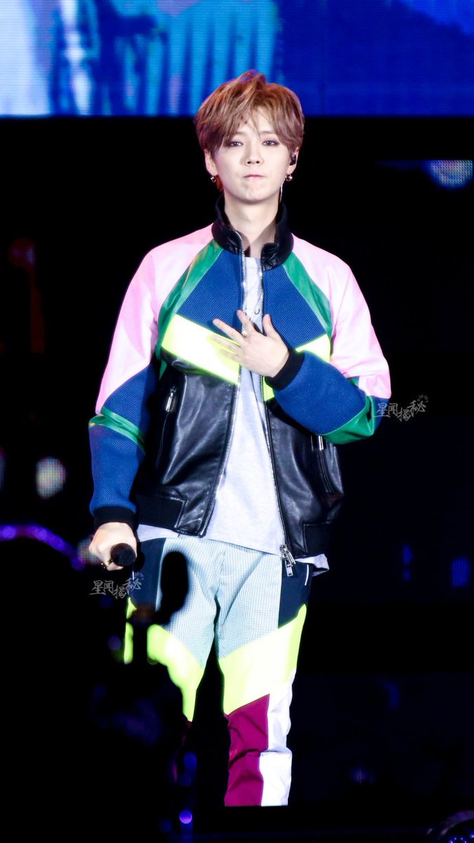 hunhanfancouple's tweet photo. #LUAHN 
[Preview]
181006  Luhan 2nd Tour RE:X at Beijing
cr. 星闻揭秘 https://t.co/PYZAc5AlPM