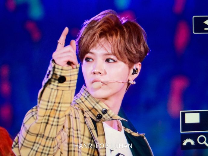 hunhanfancouple's tweet photo. #LUAHN 
[Preview]
181006  Luhan 2nd Tour RE:X at Beijing
cr.HANRI晗日 https://t.co/L7eiaN6foZ