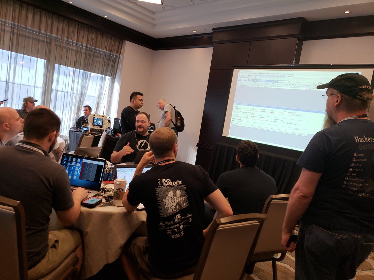 People getting taught how to hack all the cars 
🛠🚘🔧
<a href="/CarHackVillage/">Car Hacking Village</a> <a href="/DerbyCon/">DerbyCon</a>