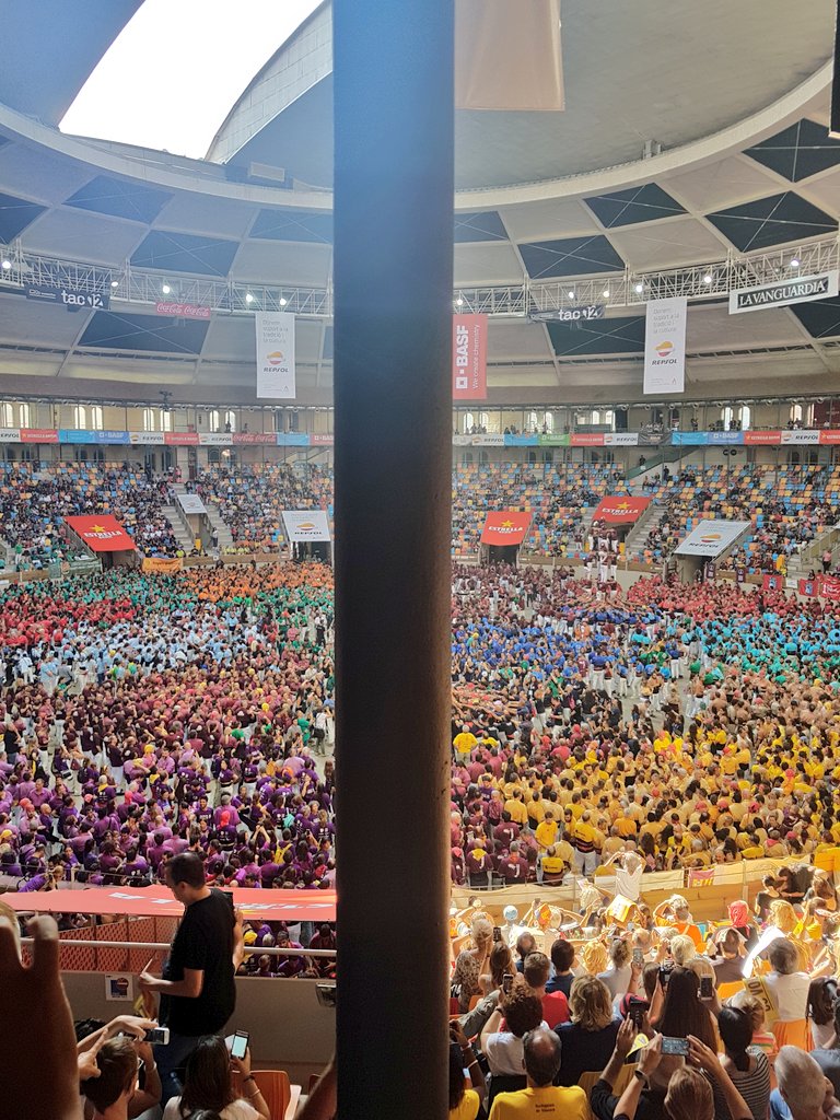 marc_serrat's tweet photo. Q guay el @concurscastells #culpadelacolumna #p8fm  #castellers https://t.co/mvt9WX5J0d