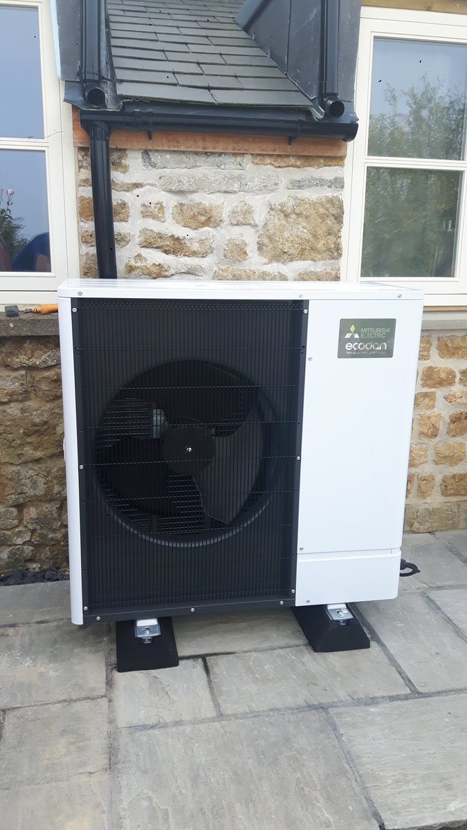 gem_solar's tweet photo. The new Mitsubishi Ultra Quiet Ecodan Heat Pump. We are amazed at how quiet this unit is, you really can not hear it!  As with all the Ecodan heat pumps it comes with long term reliability and market leading efficiency. Warm house at the press of a button!  @meuk_les #Awesome https://t.co/VDMFWhBtF9