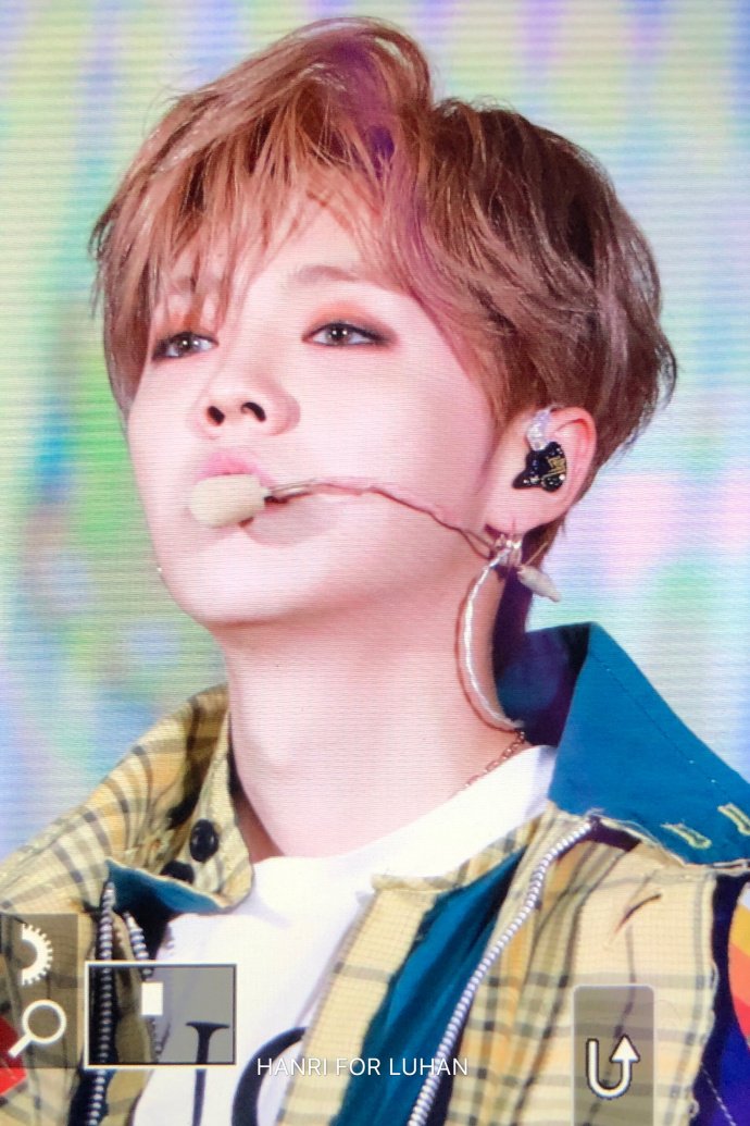 hunhanfancouple's tweet photo. #LUAHN 
[Preview]
181006  Luhan 2nd Tour RE:X at Beijing
cr.HANRI晗日 https://t.co/S1OK74cGnJ