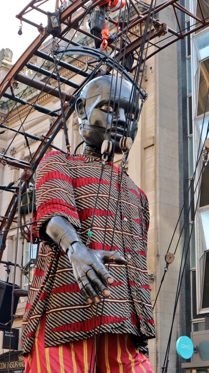 jessiloumilton's tweet photo. Saturday morning with the #LiverpoolGiants ๐๐ปโค๏ธ #biggiant #littleBoyGiant @GiantSpectacle #GiantSpectacular https://t.co/HtT2yOtqV6