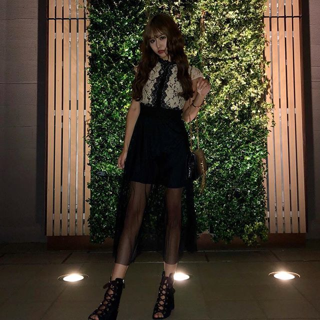 cham_pipi's tweet photo. .
.
お誕生日の日の
ワンピースはこれ🐵❤️
.
@shoplist_official で買ったよん🍑
ヒラヒラがお気に入り👠
.
.
#fashion #fashionblogger #me #code #codinate #birthday #birthdaycode #tokyo #japan #japanesegirl #prada #ootd #ootdfashion https://t.co/UWO254EF8j https://t.co/KVNGsJ9ZC1