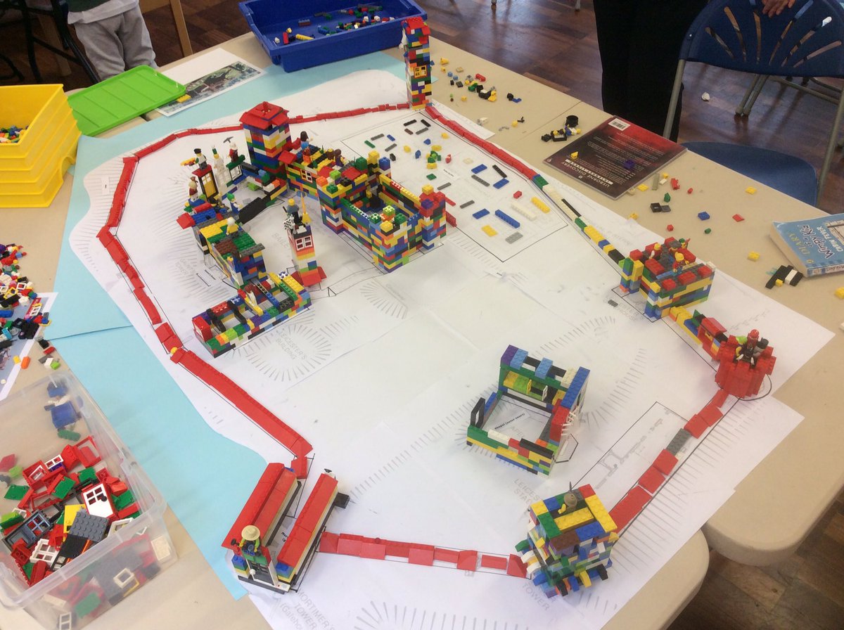 warkslibraries's tweet photo. Here is our reconstruction of @EHKenilworth Castle made by #NuneatonLibrary Lego Club #LoveCastles 🏰 https://t.co/6EOYH7Q89T