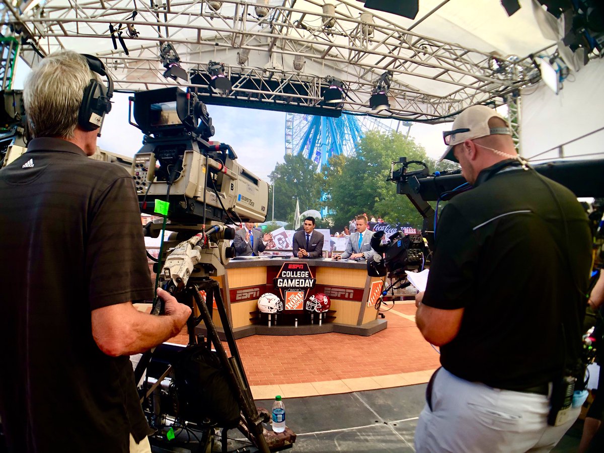 OU_Athletics's tweet photo. #Sooners at @CollegeGameDay.

#BeatTexas https://t.co/2OEtvorC4c