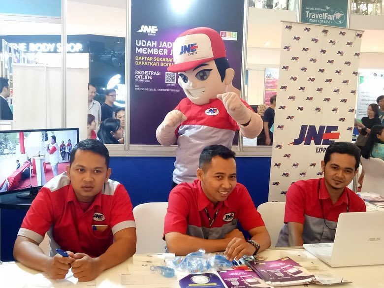JNE_ID's tweet photo. Besok Minggu tgl 07 Oktober 2018 hari terakhir lhooo.
Jangan sampe ketinggalan update info terbaru dari JNE dan yang belum punya JNE LOYALTY CARD (JLC) @JNE_JLC bisa daftar di booth JNE ya
@jne.solo (IG)
•
#jne
#jnesolo
#connectinghappiness
#garudaindonesiatravelfair
#solo https://t.co/nFCCXSmpzG