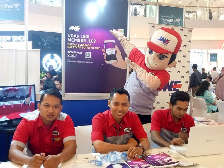 JNE_ID's tweet photo. Besok Minggu tgl 07 Oktober 2018 hari terakhir lhooo.
Jangan sampe ketinggalan update info terbaru dari JNE dan yang belum punya JNE LOYALTY CARD (JLC) @JNE_JLC bisa daftar di booth JNE ya
@jne.solo (IG)
•
#jne
#jnesolo
#connectinghappiness
#garudaindonesiatravelfair
#solo https://t.co/nFCCXSmpzG