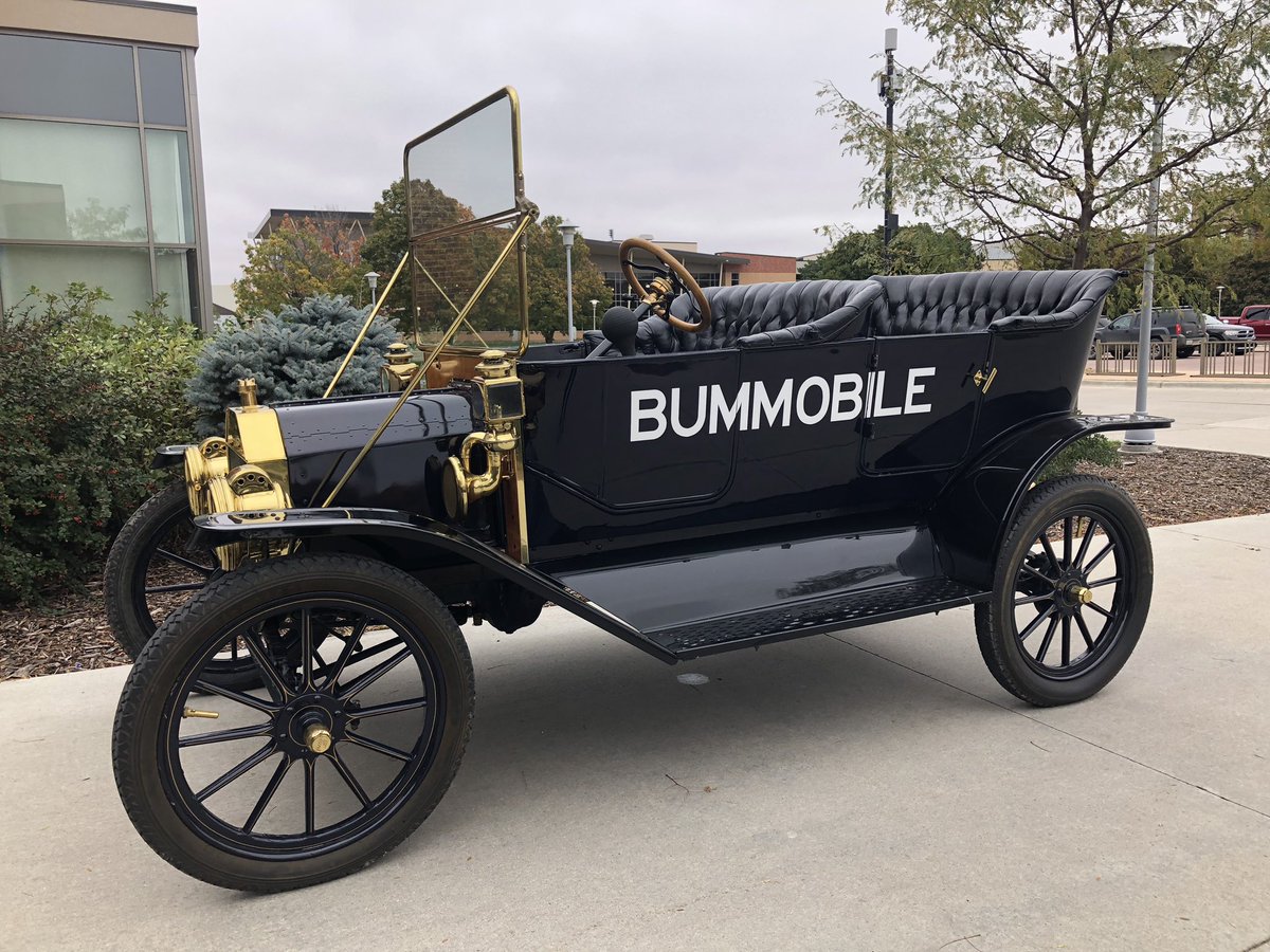 Can someone bring me a heated blanket or a scarf? It’s cold out here. #FamilyWeekend