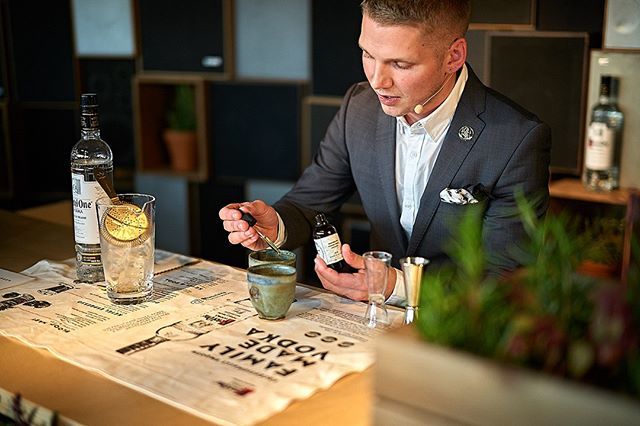 Dan Warren presenting his project. World Class Global Finals is well under way but I want to step back and present a couple of photo's I took during the showing of 5 amazing videos we selected from the 57 country winners we got sent. Im more proud of our… ift.tt/2y4FBS8