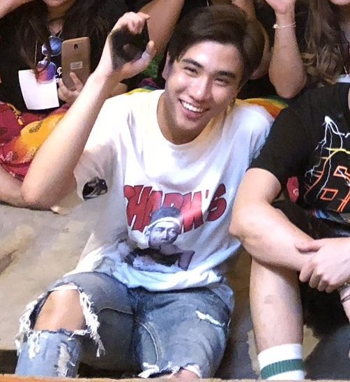 jeonearn97's tweet photo. รักรอยยิ้มของเพิร์ธ รักเสียงหัวเราะของเพิร์ธ เรารักเพิร์ธนะครับ สักวันเราคงได้เจอกัน @perthppe 💜
#myperth ◡̈
#Perthppe
#PerthTanapon
#รอยยิ้มของชูครีม https://t.co/5bXsuSg2Ol