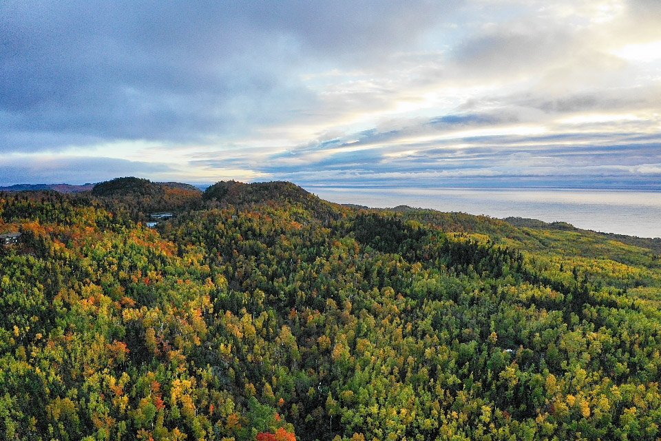 Fall color sunrise over @LakeSuperior just north of silver bay.  #fallcolor #northshoremn #onlyinmn #gloat #captureminnesota #captivatemn #mnphotographers #superiorhikingtrail #captivatemn