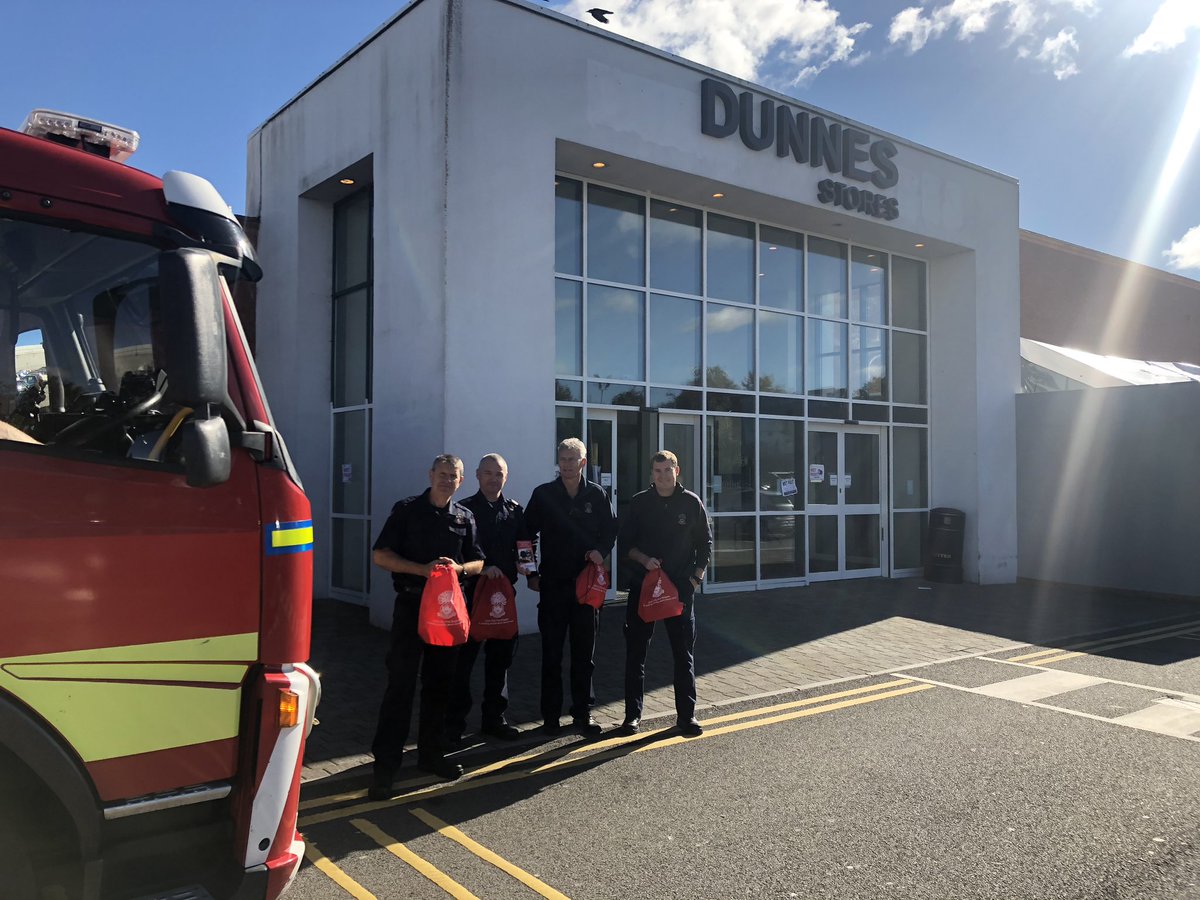 CorkCityFire's tweet photo. The lads from Blue watch Headquarters were busy this morning handing out Fire Safety leaflets, Information and a couple of freebies around Dunnes Stores Bishopstown as part of Fire Safety Week.
#18FSW #SmokeAlarmsSaveLives #STOPfire https://t.co/I6Iv9UOlpw