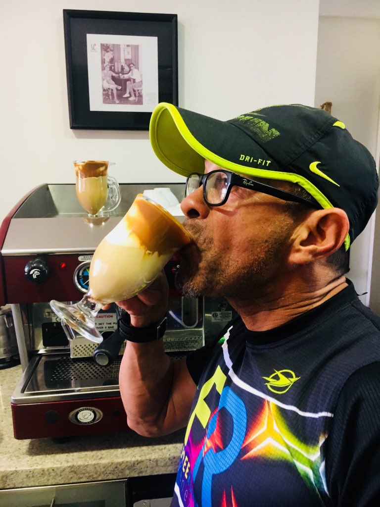 villegascafe's tweet photo. Un clásico......Morenito......
Siendo disfrutado por el mejor coach de Venezuela..... Jose Morles 
#morenito #dulcedeleche #coffeetime #cafe #coffeelovers #run #coffeerunners 
@villegascafe https://t.co/o4ZysYI9vy