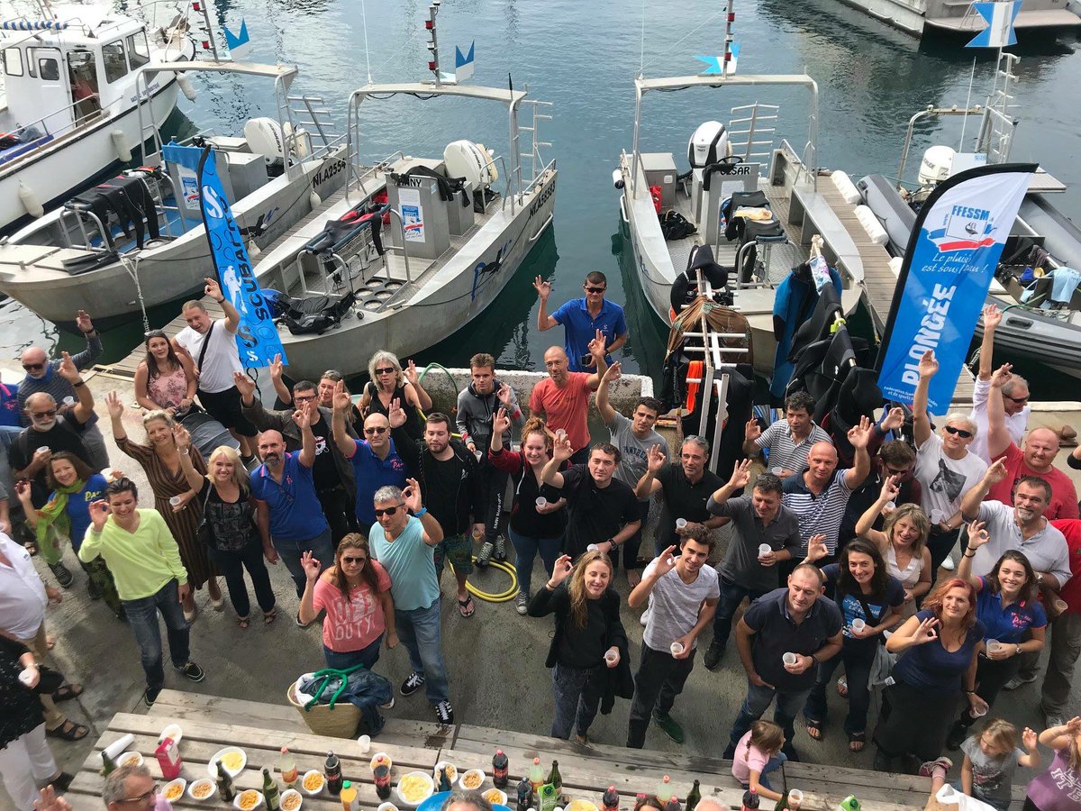 Dansnosbulles's tweet photo. Un #diversign pas comme les autres! Happy birthday la @Plongée Aigle Nautique à #Nice06! https://t.co/oY8T8NwQfd
