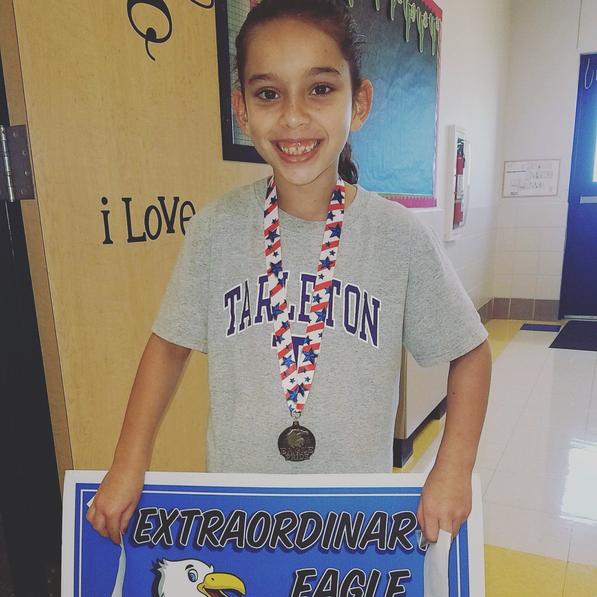 MrsRangelsClass's tweet image. So proud of this kiddo! Isabel was the 2nd Grade Golden Eagle for the first six weeks! #proudmom #eagleslearn #carsonstars