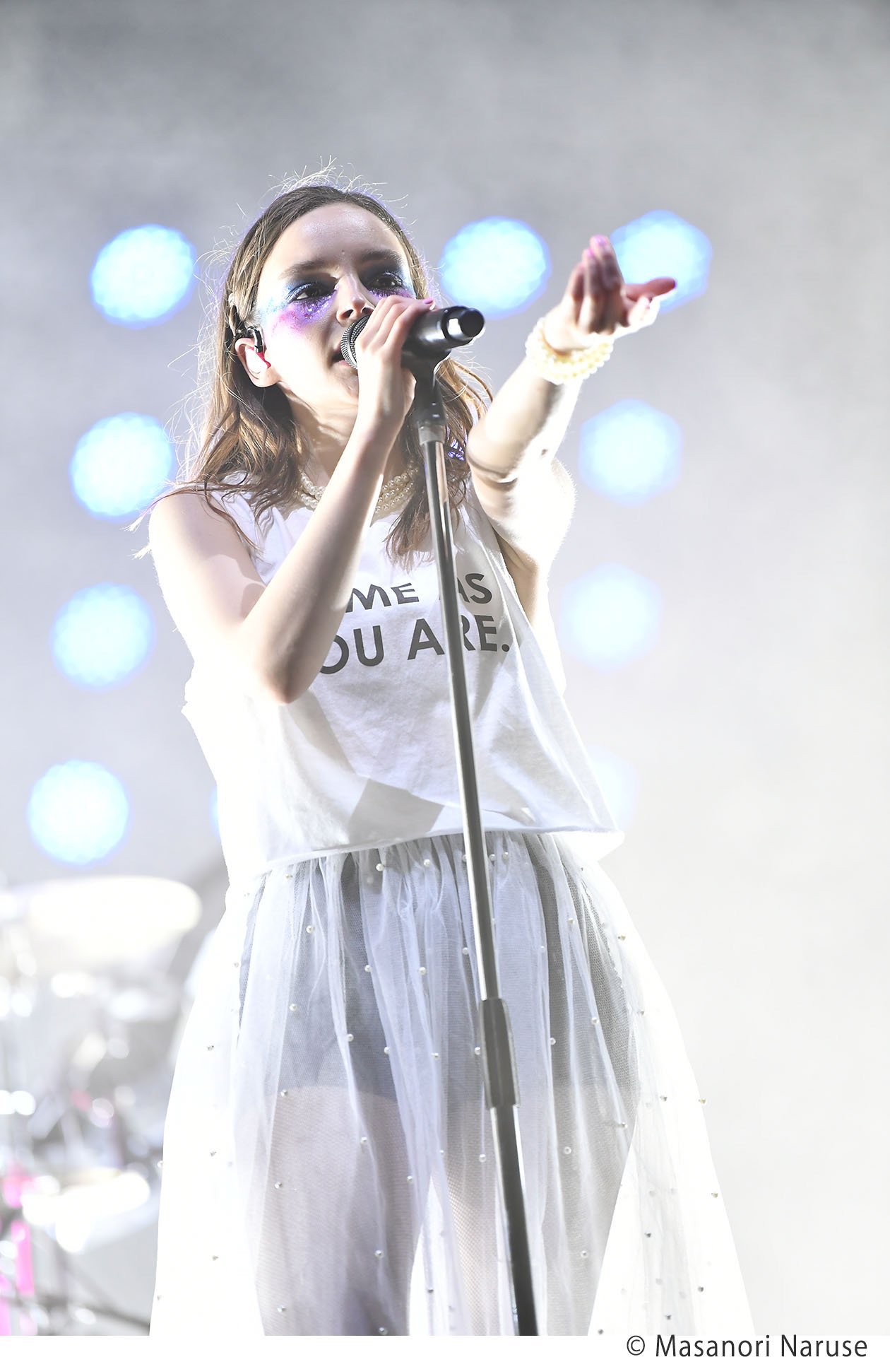 Happy birthday Lauren mayberry and Thom Yorke!!!!! 