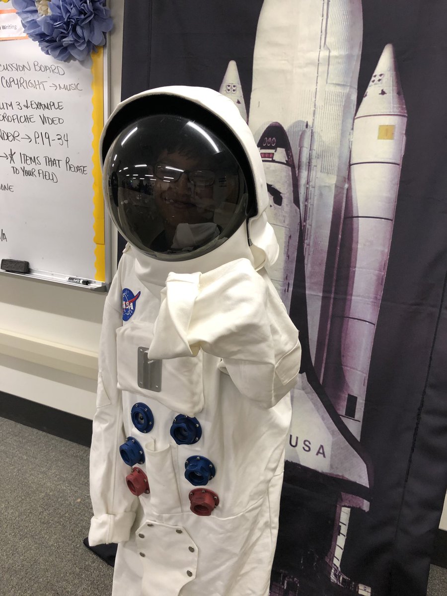 snellyteach's tweet photo. #spacesuits #ispaceday2018 #learningonsaturday https://t.co/W7id3rPKIf