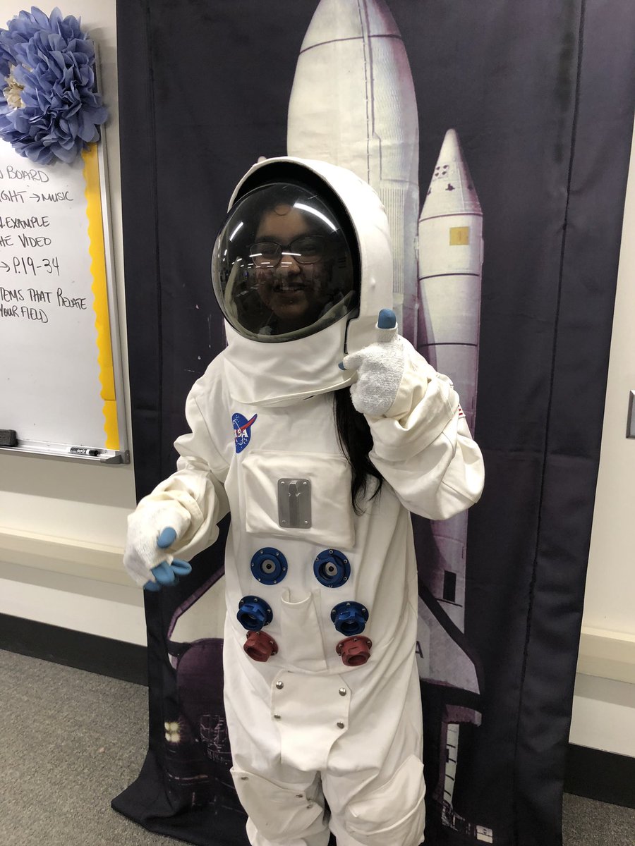 snellyteach's tweet photo. #spacesuits #ispaceday2018 #learningonsaturday https://t.co/W7id3rPKIf