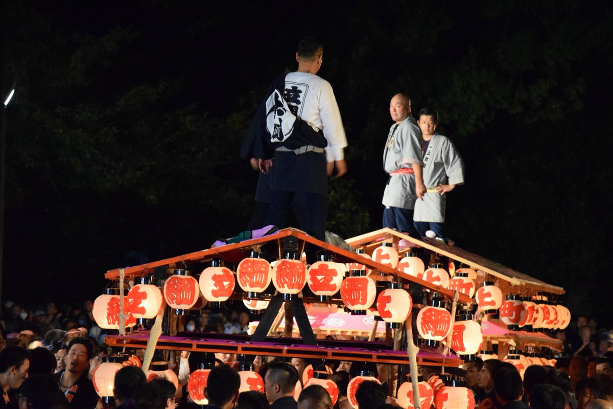 四季しのぶ Pui Pui ふくしま 喧嘩祭りファンの皆様お待たせしました 今年も福島では八幡神社例大祭 飯坂けんか祭り が行われました 決して広いとは言えない境内で激しくぶつかり合う太鼓屋台 それを取り囲むように押し寄せる群衆 静かな温泉 四季しのぶ Pui Pui ふくしま 喧嘩祭りファンの皆様お待たせしました 今年も福島では八幡神社例大祭 飯坂けんか祭り が行われました 決して広いとは言えない境内で激しくぶつかり合う太鼓屋台 それを取り囲むように押し寄せる群衆 静かな温泉