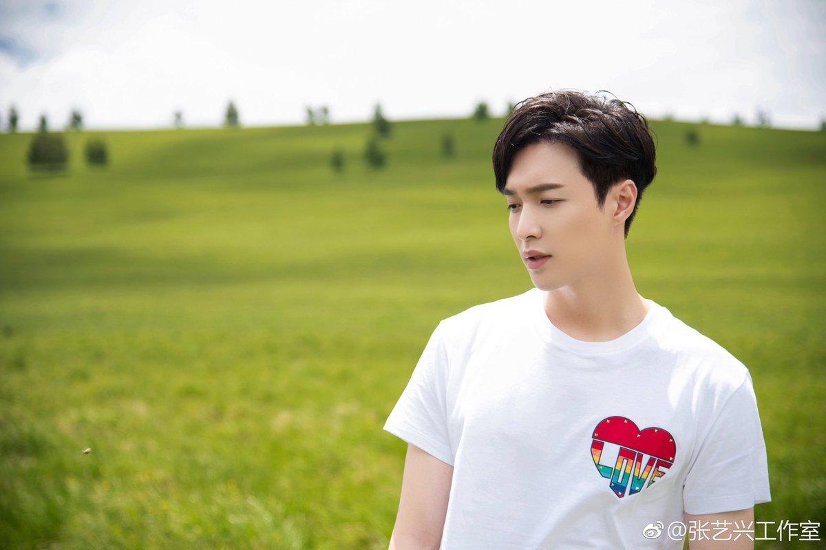 id_baek04's tweet photo. 생일축하해 china sheep 🐏🐏😘😘 #EXO #HappyLayDay #LAY https://t.co/zZUesrbhOL