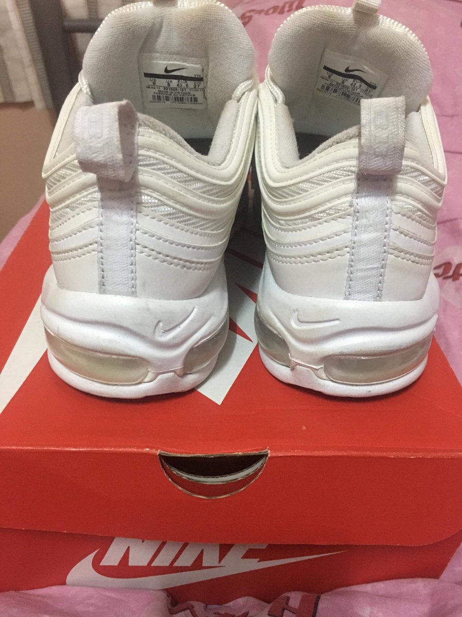 xppyr01's tweet photo. ขายจ้าาา nike air max 9us 27cm 4500บาท 
สนใจเดมมาได้เลยงับ นัดรับกทมพน.ได้🔥🔥
#ส่งต่อรองเท้า #ส่งต่อคสอมือ2 #ส่งต่อรองเท้ามือสอง https://t.co/KBM2IFflcp