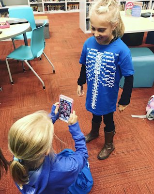 shannonmmiller's tweet photo. Using Augmented Reality To Learn About The Human Body With The Virtuali-Tee from @curiscope! Read to enter a FREE Giveaway too! :)  https://t.co/rowaOss8aq #futurereadylibs #STEM #STEAM #tlchat #edchat #inTLchat #ISTELib #edtech https://t.co/nR4GQJaXZL