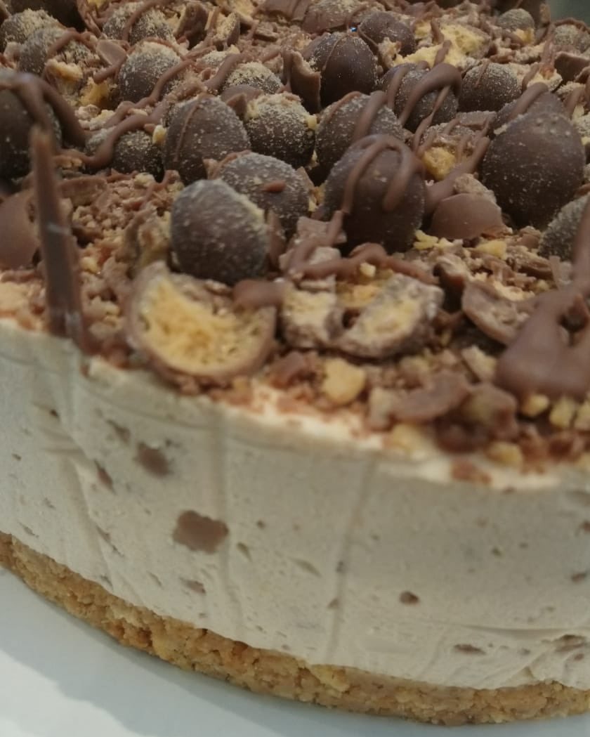 gandtsicecream's tweet photo. Malteaser Cheesecake has gone down a storm today! ππ»
#alwayshomemade #cheesecake #cheesecakelovers #malteasers #chocolate #localbusiness #family #saturday #weekend #perfectpitstop #northyorkshire #gandts https://t.co/qeQCbPVPAx