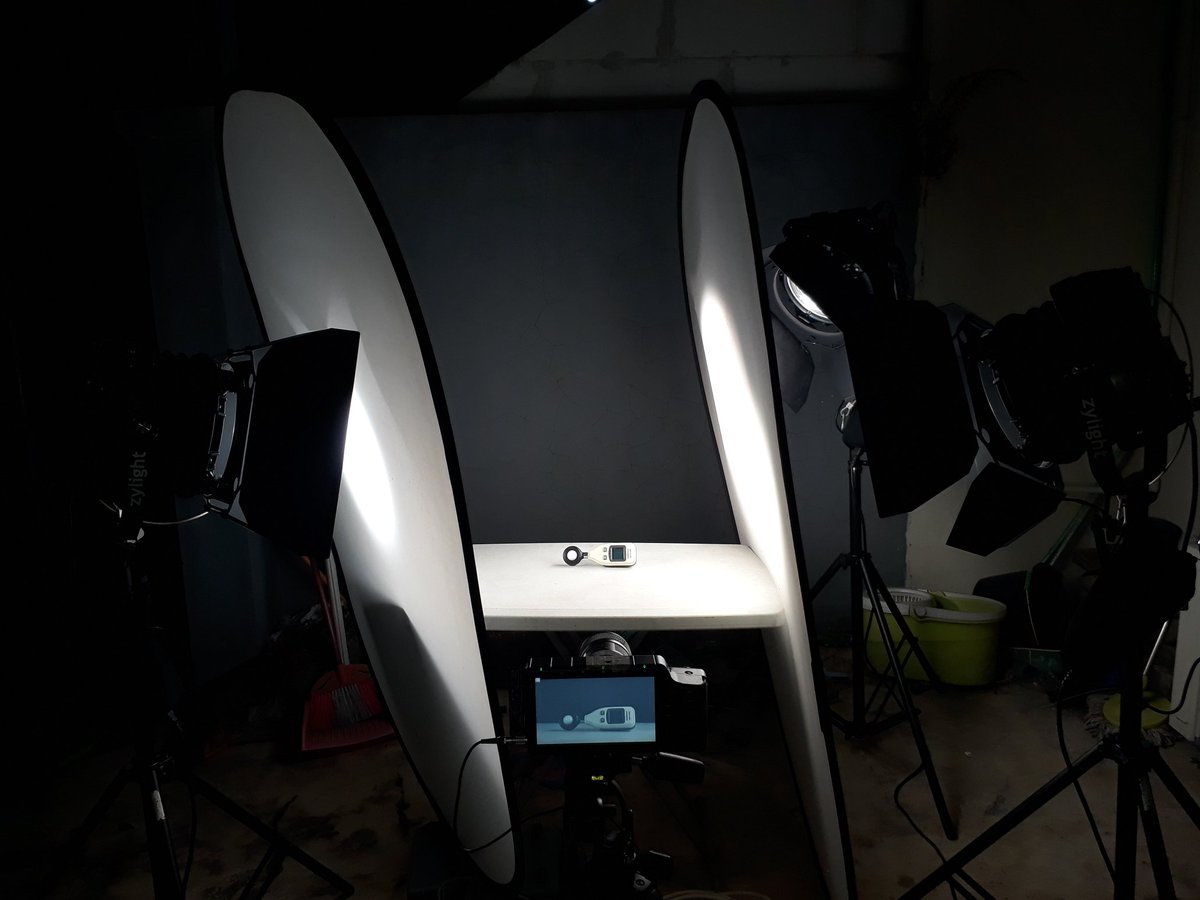 WowoHSV's tweet image. use 3 units of zylight F8 100 lights to make slowmotion videos from fried chicken. The camera I use is Fastec TS5Q which is capable of recording at 1,000 fps. @Zylight @Fastec @IDSlowmotion #Slowmotion #HighSpeedVideo #Fastec #TS5Q #Camera