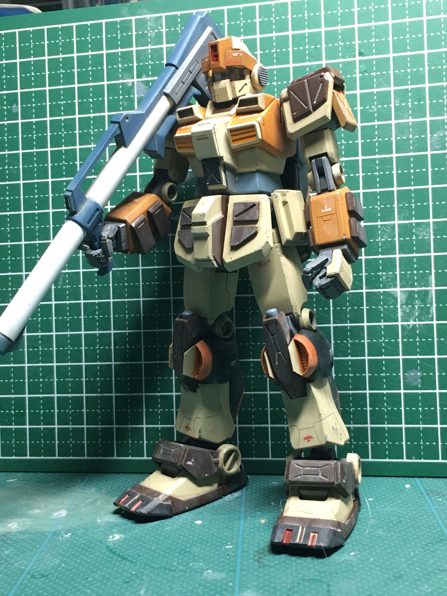 ぷらもワークス 今年のhme用のジムできた その5 装甲強化型ジムです 似ているようで似ていないデザートジムと共に 間に合った 装甲強化型ジム Hme18 T Co 3xoogdxfvz Twitter