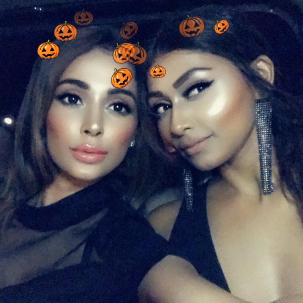 sahai_alankrita's tweet photo. What to become on halloween ??? https://t.co/lzXlpfSxI3