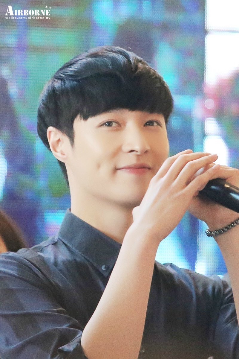 asagi_sbcdks's tweet photo. #레이야생일축하해 #happylayday

全体的に熱い人の多いEXOの中でもトップレベルに熱い人なんだろうなとつくづく思うこの頃。レイさんがしたいようにスムーズに物事が進みますように…メンバーと楽しく活動する姿も近々見れたらいいな。誕生日おめでとう🐑 https://t.co/ELsnA4Kb6Y
