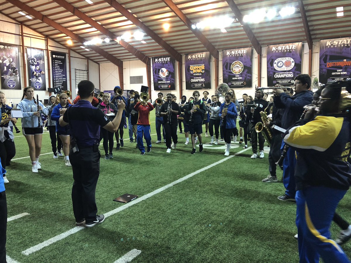 center58bands's tweet photo. K-State!! Clinic with the K-State Band Director and staff- amazing!! https://t.co/FUqDq5uEO5