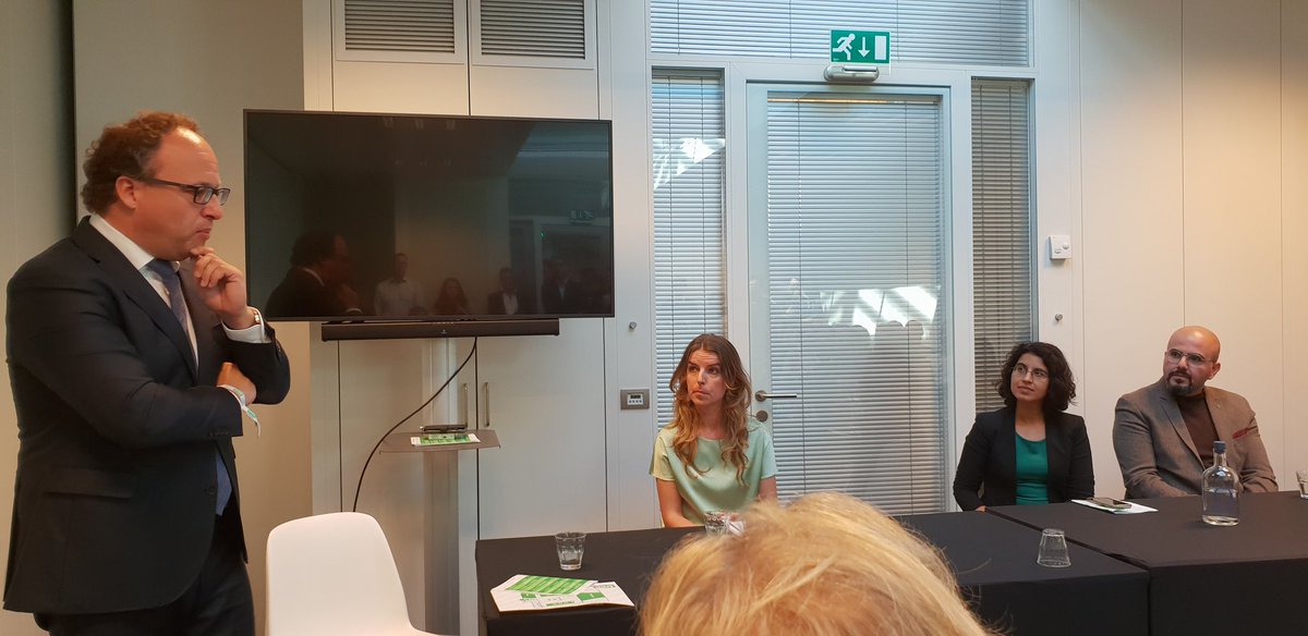 Annemarijke's tweet photo. #congres108 @d66 - Wat een fijne dag met mooie sessies van onder meer @SigridKaag over vrouwelijk leiderschap en Tamar de Waal @StichtingCivic over inburgering, plus heel veel vervolgafspraken met partijgenoten... https://t.co/bxT3VRTmAR