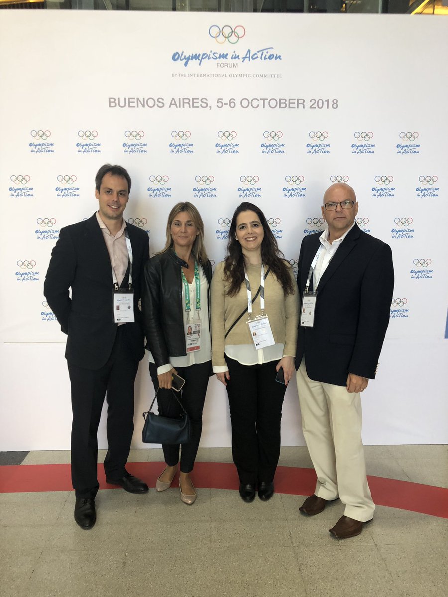 With Atos colleagues from around the world at #OlympismInAction forum #techcorner #BuenosAires2018 #atosteam <a href="/AtosArgentina/">Atos Argentina</a> <a href="/holgerstotz/">Holger Stotz</a> <a href="/ana_chacur/">Ana Carolina Chacur</a> <a href="/casterio/">Pablo de Castro</a>