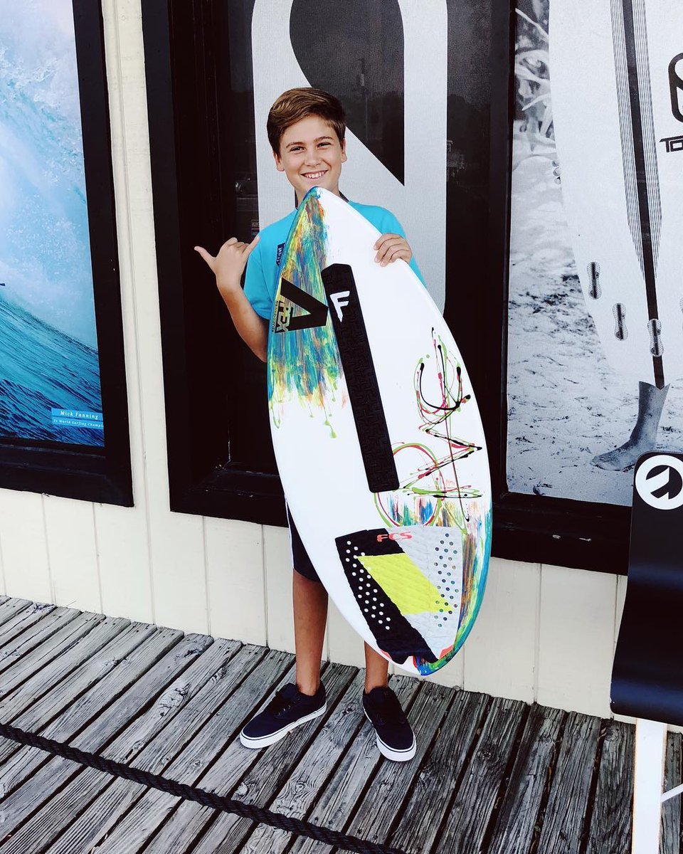 OBBCSurfNStyle's tweet photo. Dane with the sweeeeeeet skimboard setup! @apexskimboards with a @toledo_filipe FCS pad and Freak Traction too!! https://t.co/F27rYvreu2