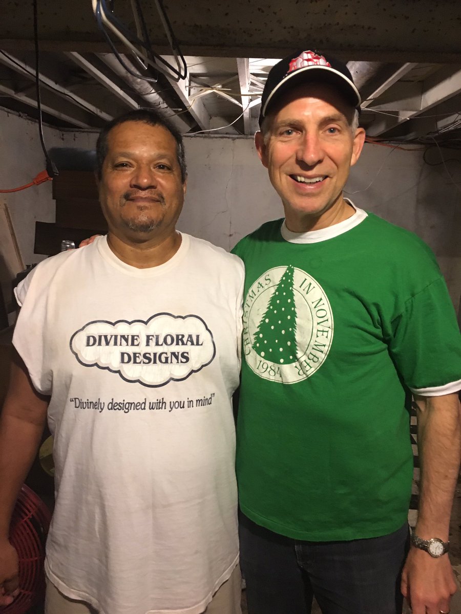 SteveMillerKC's tweet photo. An excellent day to meet homeowners with Christmas in October. #ConnectKC #ChristmasinOctober https://t.co/JiczNwl0Rl