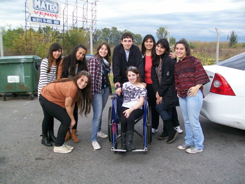 DqmaJunin's tweet photo. Así nacía @DqmaOficial hoy 6/10 del 2008 nacía este fc que tantas alegrías nos trajo! Gracias @AxelOficial por darnos esta maravillosa oportunidad! Hoy somos una gran familia con un mismo objetivo:acompañar la carrera de Axel. Gracias a cada uno por confiar ❤️
#10AñosDQMA https://t.co/Fly0egqjMB