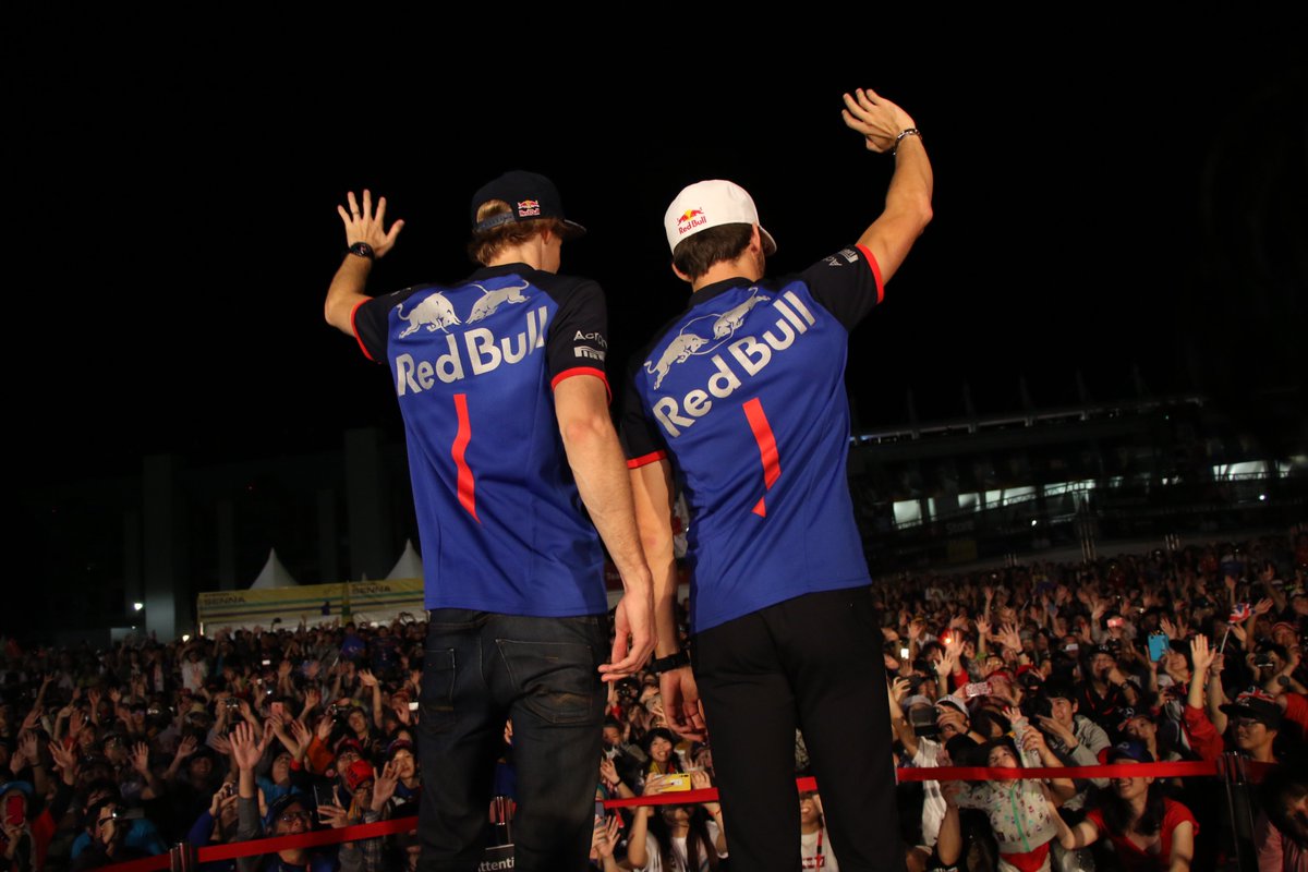鈴鹿サーキット على تويتر 予選日最後の振り返りは Gpスクエアで開催されたf1ドライバートークショーの様子を 各ドライバー日本の F1ファンとの束の間の交流を楽しんでいただけたようです F1jp Japanesegp 鈴鹿サーキット على تويتر 予選日最後の振り返りは Gpスクエアで開催されたf1ドライバートークショーの様子を 各ドライバー日本の F1ファンとの束の間の交流を楽しんでいただけたようです F1jp Japanesegp