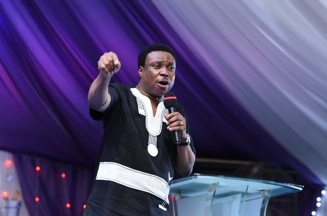 olivet_ng's tweet photo. Worship with us this Sunday October 7, 2018; 7AM for our COVENANT SERVICE @ Olivet Bible Church - Plot D 6th Avenue FESTAC Town. #Communion #OneServiceOnly Ministering: Pastor Owen Nlekwuwa @Owen_Nlekwuwa https://t.co/ipY0jvmU8x