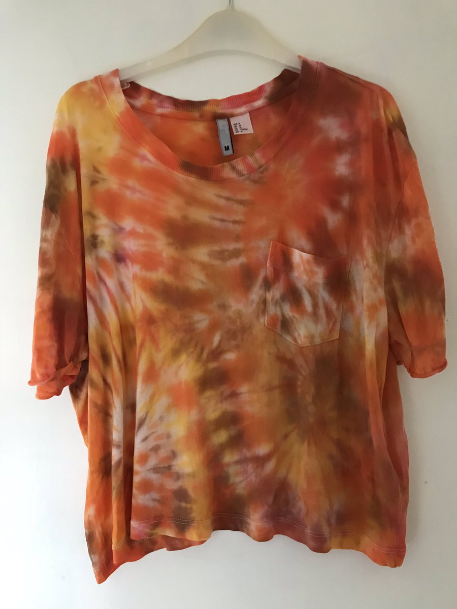 Great tie dye workshop today for MiR volunteers @madeinroath2018 🎨